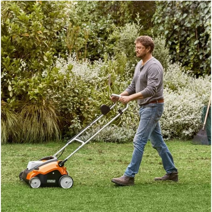Stihl RLA 240 Akku Vertikutierer bis 300m² mit 2x AK30 & AL101 BJC